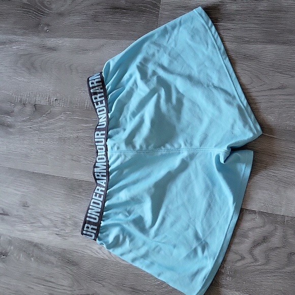 Under armour shorts - Picture 2 of 3